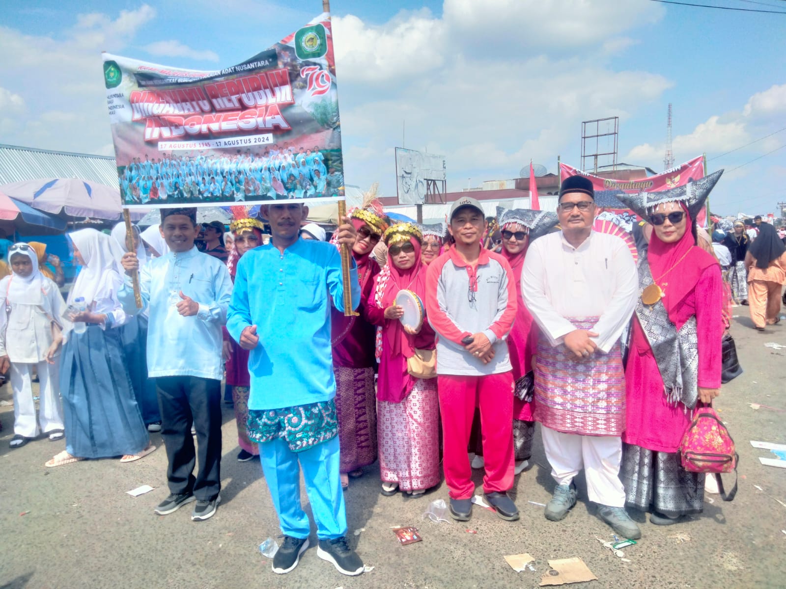 MTsN 2 Merangin Ikut Berpartisipasi Dalam Kegiatan Pawai Kemerdekaan