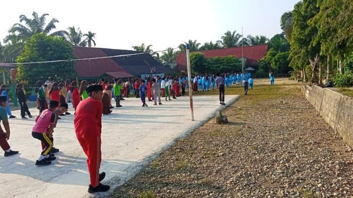 Senam Pagi â€œAnak Indonesia Hebatâ€ di MTsN 2 Merangin
