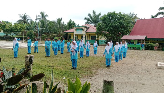 Semarakkan Class Meeting, MTsN 2 Merangin Gelar Lomba Senam Antar-Kelas yang Penuh Semangat Semarakkan Class Meeting, MTsN 2 Merangin Gelar Lomba Senam Antar-Kelas yang Penuh Semangat