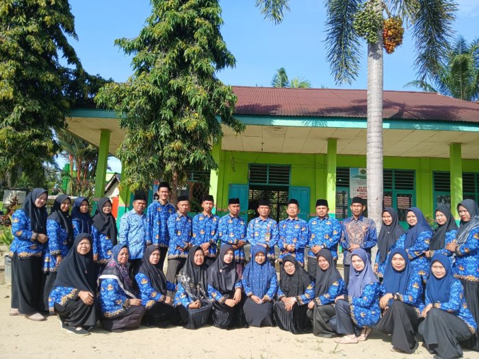 MTsN 2 Merangin Peringati Hari Kesaktian Pancasila 2025