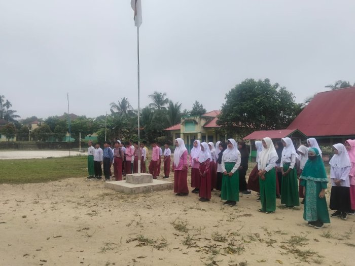 Jaring Calon Siswa Berkualitas, MTsN 2 Merangin Gelar Tes Tertulis dan Baca Tulis Al-Quran PMBM