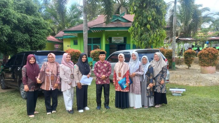 Dinas Kesehatan Merangin Dan Puskesmas Rantau Panjang Survei UKS dan Lingkungan Sehat di MTsN 2 Merangin