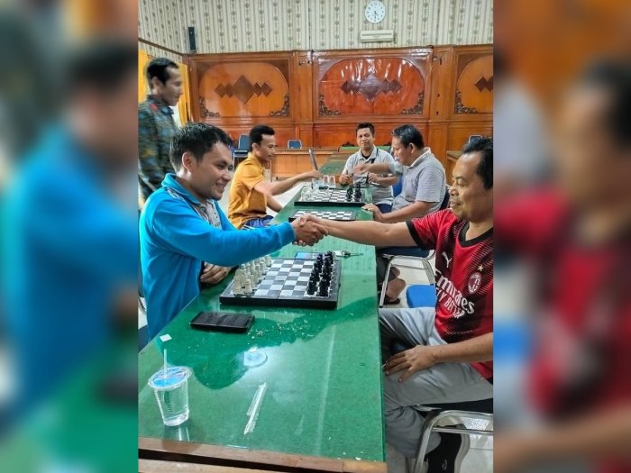 MTsN 2 Merangin Ikut Meriahkan Pertandingan Catur HAB ke-80 Kemenag Merangin, Dison, S.Pd Raih Harapan I