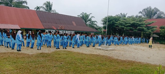 Jaga Kebugaran untuk Maksimalkan Ibadah, MTsN 2 Merangin Gelar Senam Pagi Bersama