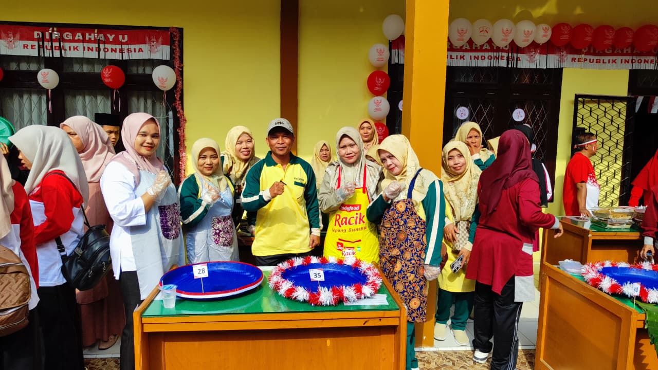 MTsN 2 Merangin Ikuti Jalan Sehat Kerukunan dan Lomba Menghias Tumpeng di Kantor Kementerian Agama Kabupaten Merangin