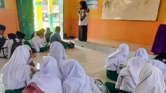 Tumbuhkan Cinta Al-Qur'an, MTsN 2 Merangin Gelar Ekstrakurikuler Baca Al-Qur'an dan Tajwid yang Benar