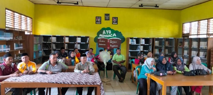 Guru dan Tendik MTsN 2 Merangin Antusias Ikuti Kick Off dan Talk Show Hari Guru Nasional 2025 Secara Virtual