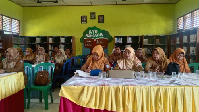 Rapat Pengurus & Anggota PGRI se-Kecamatan Tabi Dalam Rangka Menyambut HUT PGRI ke-80 dan HGN 2025 Di MTsN 2 Merangin