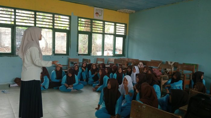 Tingkatkan Kesehatan Siswa, MTsN 2 Merangin Bersama Puskesmas Rantau Panjang Gelar Skrining Kesehatan dan Imunisasi HPV Tingkatkan Kesehatan Siswa, MTsN 2 Merangin Bersama Puskesmas Rantau Panjang Gelar Skrining Kesehatan dan Imunisasi HPV